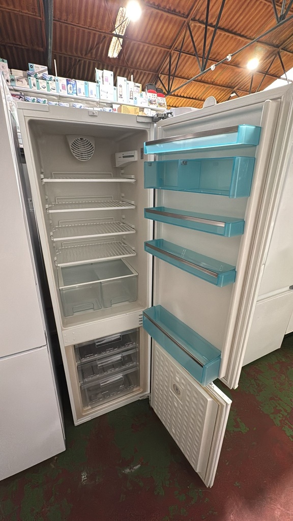 FRIGORIFICO COMBI 177X55 SIEMENS PANELABLE MOD. KI28M441E