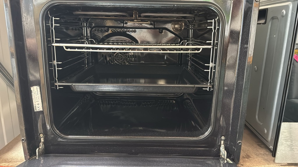 R397567 HORNO INTEGRABLE 60 CM ZANUSSI INOXIDABLE CON VENTILACIÓN